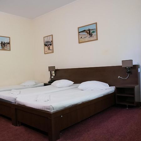Hotel Panoramic รึมนิคูวัลเจีย ภายนอก รูปภาพ