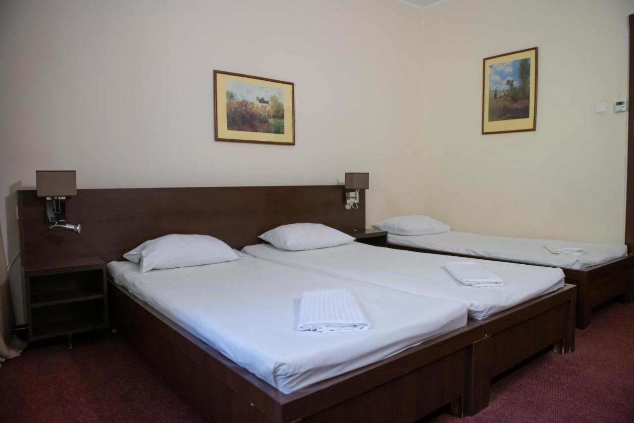 Hotel Panoramic รึมนิคูวัลเจีย ภายนอก รูปภาพ