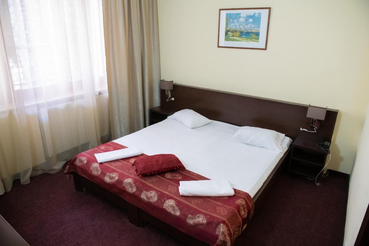 Hotel Panoramic รึมนิคูวัลเจีย ภายนอก รูปภาพ