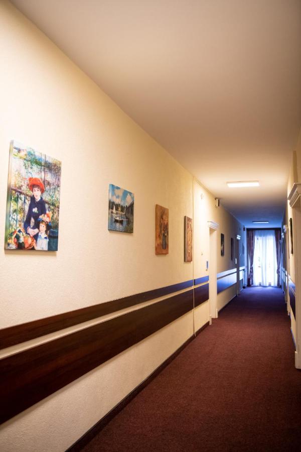 Hotel Panoramic รึมนิคูวัลเจีย ภายนอก รูปภาพ