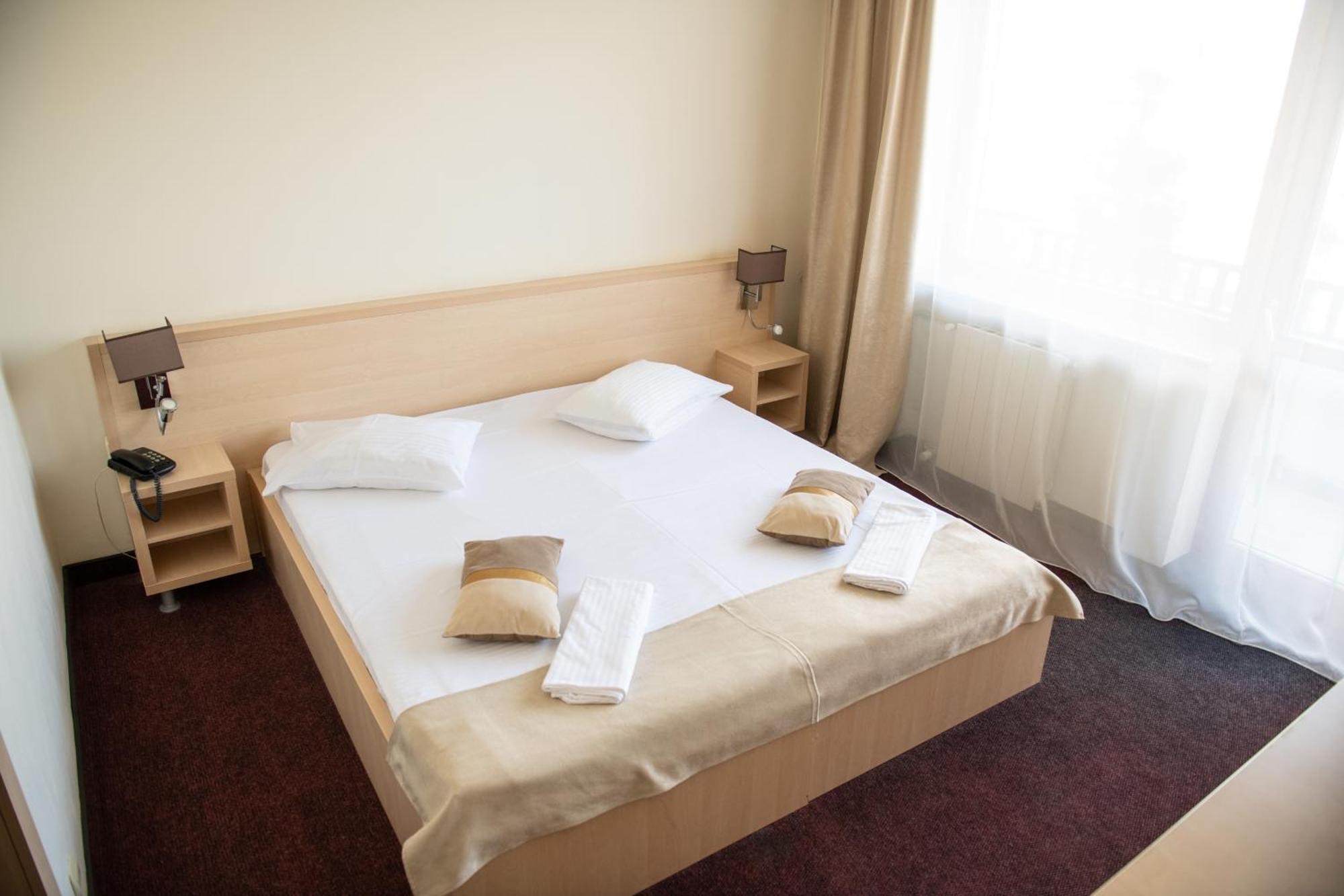 Hotel Panoramic รึมนิคูวัลเจีย ภายนอก รูปภาพ