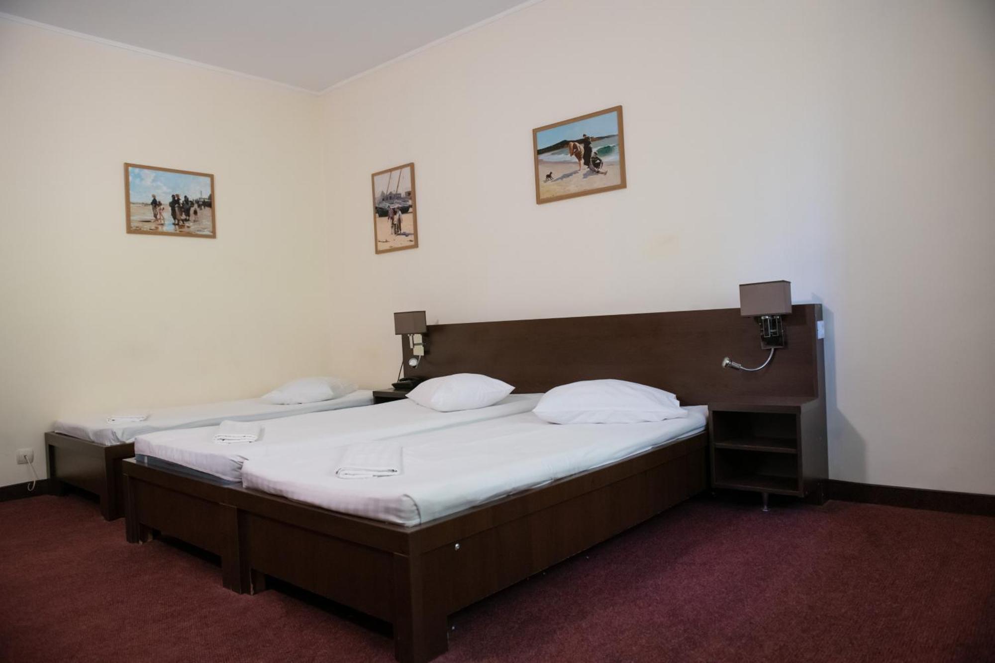 Hotel Panoramic รึมนิคูวัลเจีย ภายนอก รูปภาพ